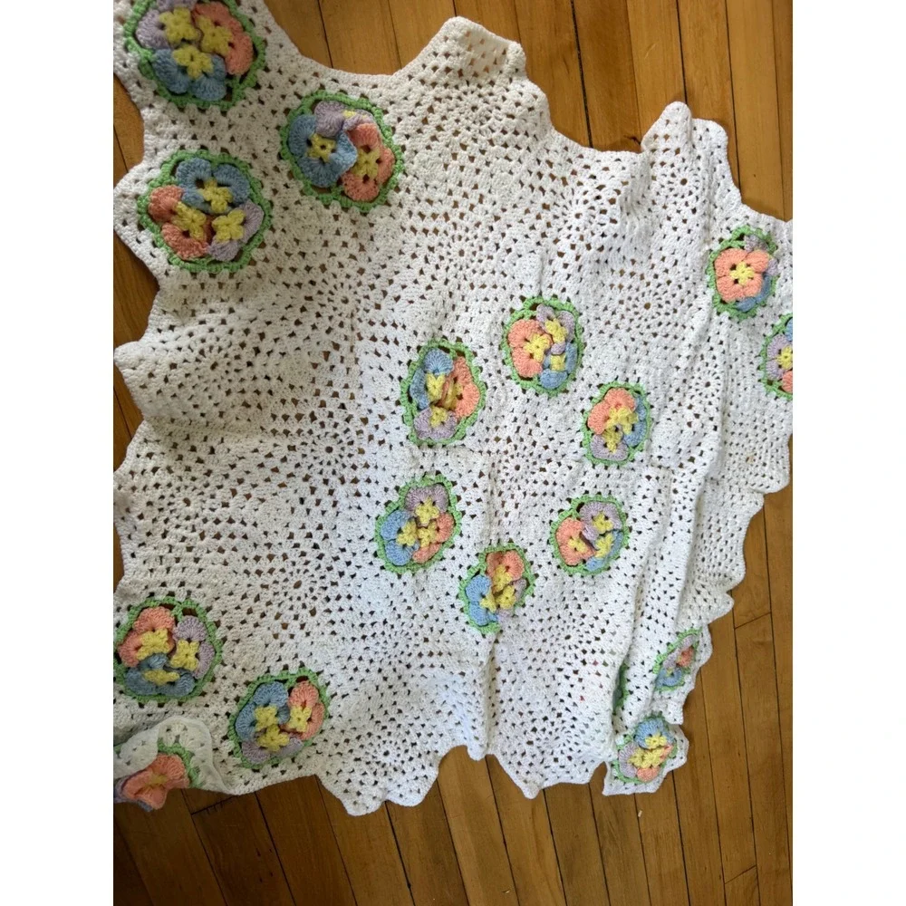 Vintage Handmade Crochet Baby Blanket White Pastel 3D Floral Scalloped Edge